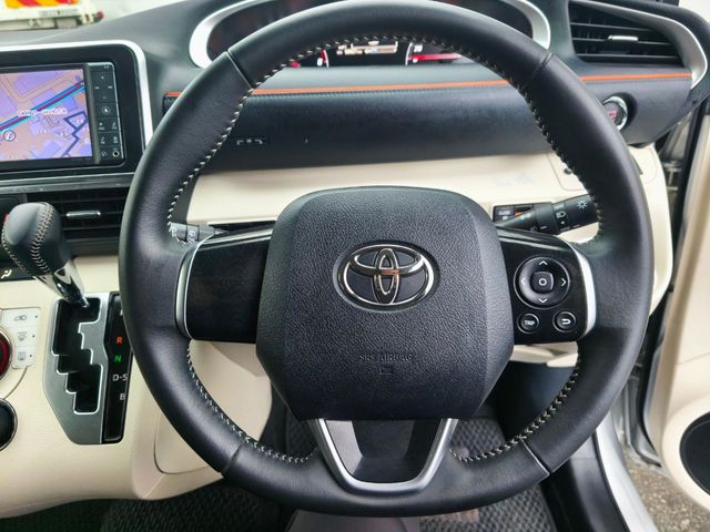 TOYOTA SIENTA 2015 Image 31