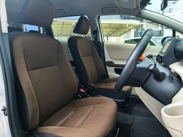 TOYOTA SIENTA 2015 Image 31