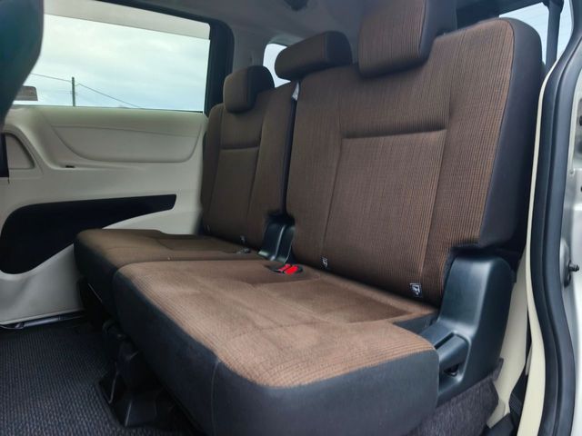 TOYOTA SIENTA 2015 Image 31