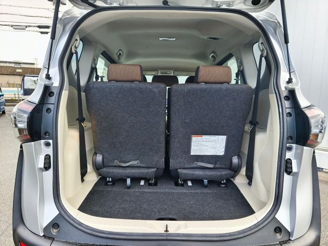 TOYOTA SIENTA 2015 Image 31