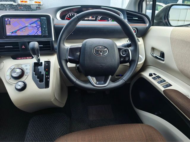 TOYOTA SIENTA 2015 Image 31