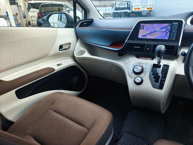 TOYOTA SIENTA 2015 Image 31