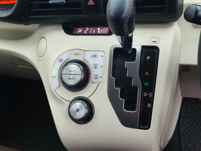 TOYOTA SIENTA 2015 Image 31