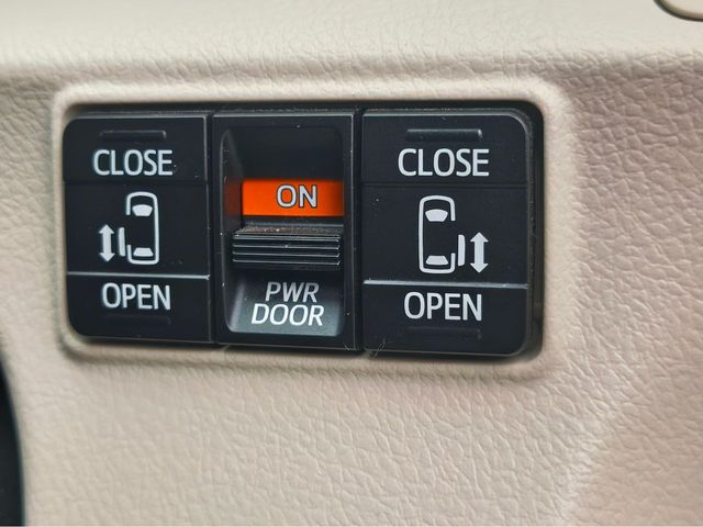 TOYOTA SIENTA 2015 Image 31