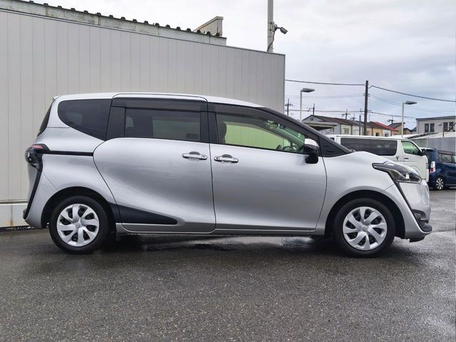 TOYOTA SIENTA 2015 Image 31