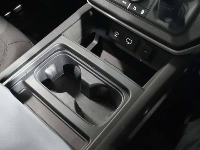 ROVER DEFENDER 2023 Image 31