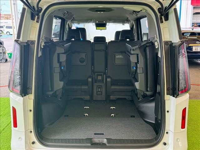 NISSAN SERENA  WG 4WD 2025 Image 31