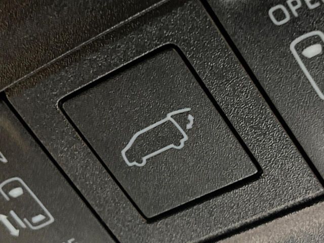 TOYOTA VOXY HYBRID 2023 Image 31