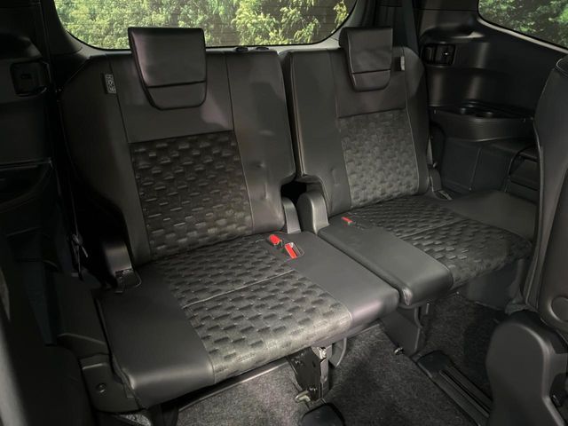 TOYOTA VOXY HYBRID 2023 Image 31