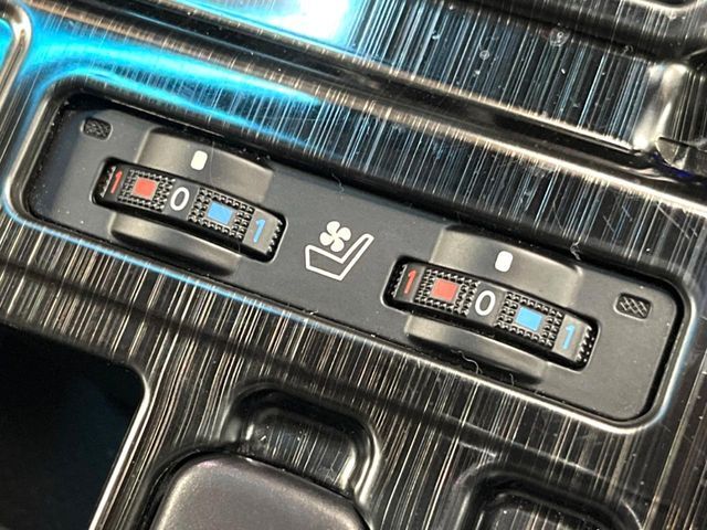 TOYOTA LANDCRUISER PRADO 2023 Image 31