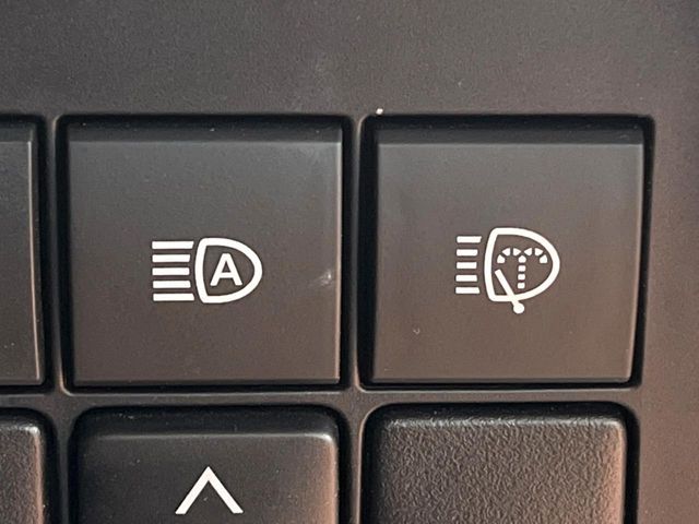 TOYOTA LANDCRUISER PRADO 2023 Image 31