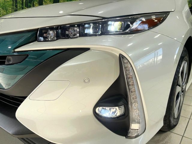 TOYOTA PRIUS PHV 2017 Image 31