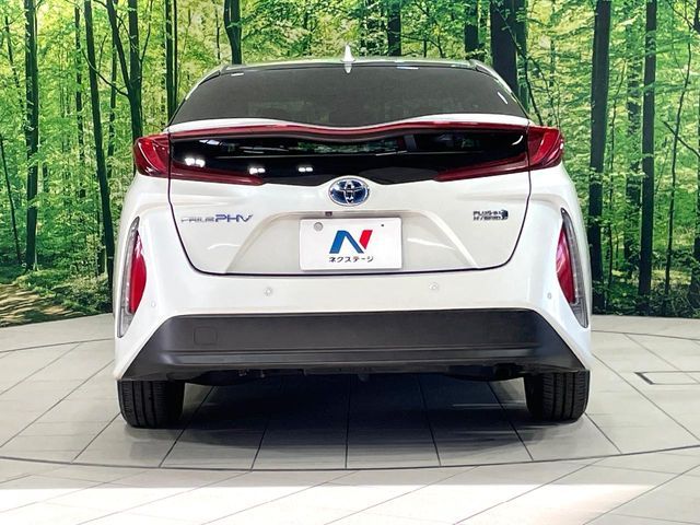 TOYOTA PRIUS PHV 2017 Image 31