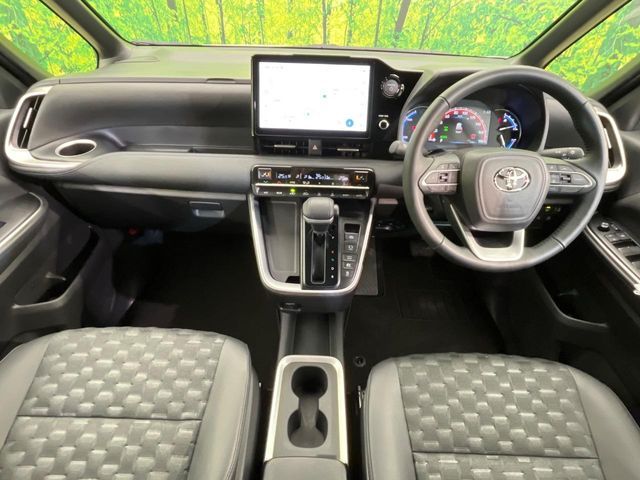 TOYOTA VOXY HYBRID 2025 Image 31