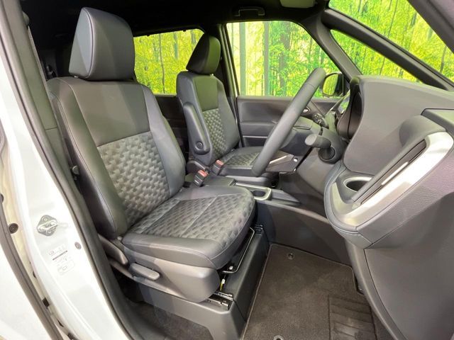 TOYOTA VOXY HYBRID 2025 Image 31