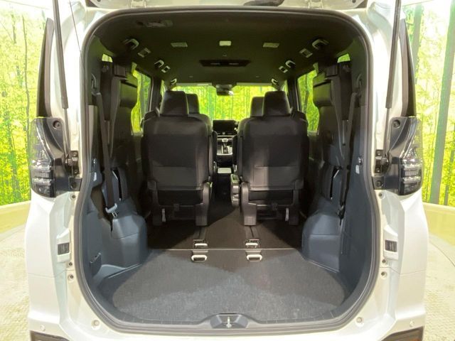 TOYOTA VOXY HYBRID 2025 Image 31