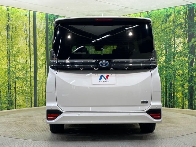 TOYOTA VOXY HYBRID 2025 Image 31