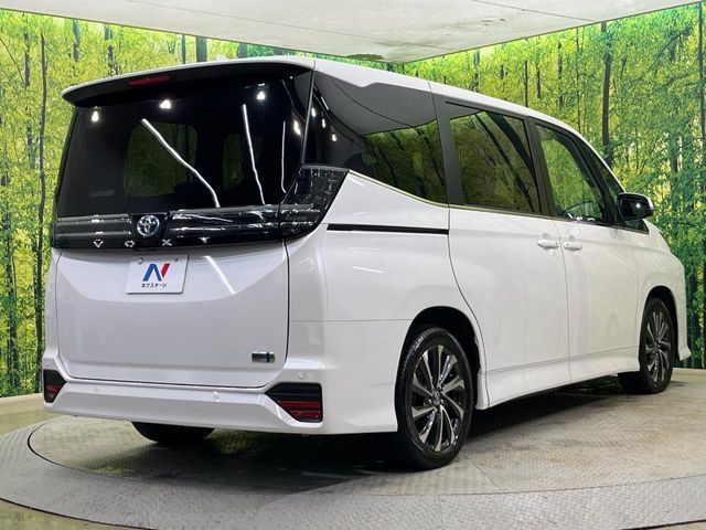 TOYOTA VOXY HYBRID 2025 Image 31
