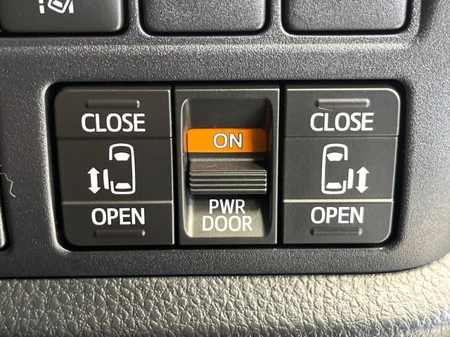 TOYOTA VOXY 2020 Image 31