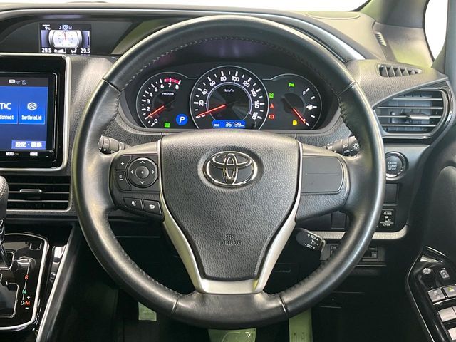 TOYOTA VOXY 2020 Image 31