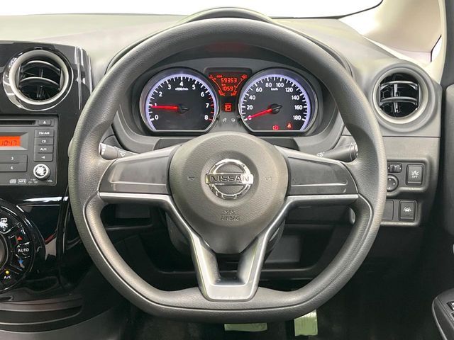 NISSAN NOTE 2017 Image 31