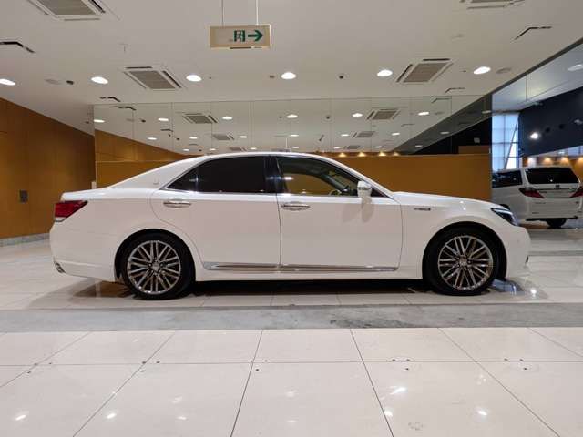TOYOTA CROWN SEDAN HYBRID 2015 Image 31