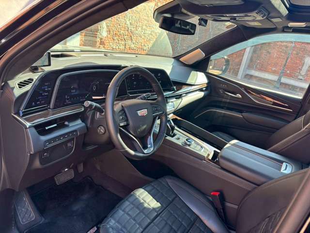 CADILLAC ESCALADE 2023 Image 31