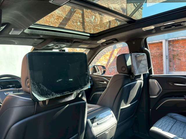 CADILLAC ESCALADE 2023 Image 31