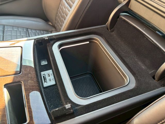 CADILLAC ESCALADE 2023 Image 31