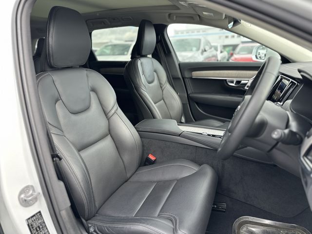 VOLVO V90 2025 Image 31