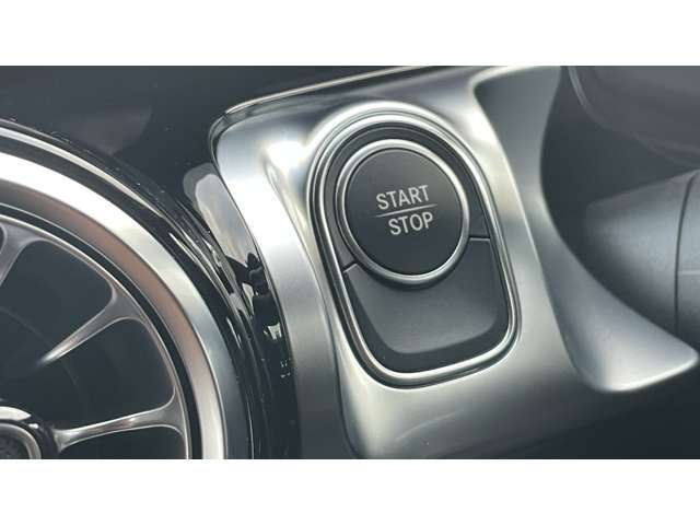 MERCEDES BENZ EQB 2024 Image 31