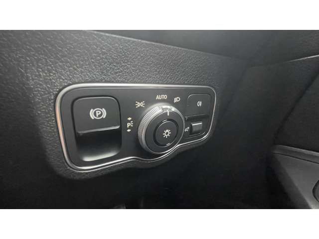 MERCEDES BENZ EQB 2024 Image 31