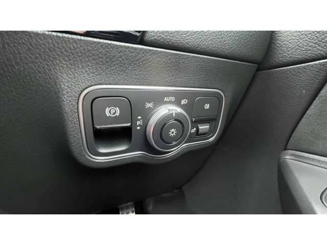 MERCEDES BENZ EQA 2024 Image 31