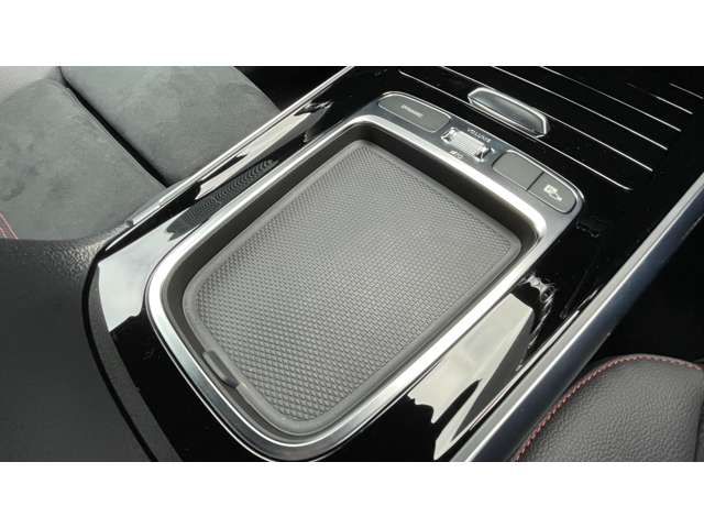 MERCEDES BENZ EQA 2024 Image 31