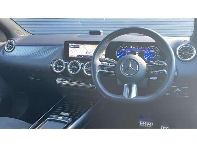 MERCEDES BENZ EQA 2024 Image 31