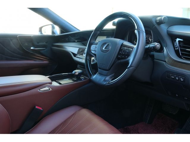 TOYOTA LEXUS LS500H 4WD 2018 Image 31