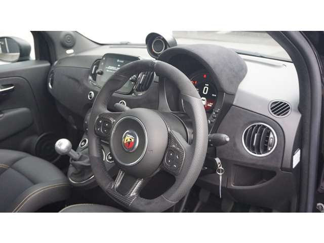 FIAT ABARTH 695 2025 Image 31