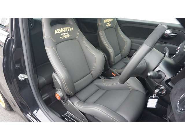 FIAT ABARTH 695 2025 Image 31
