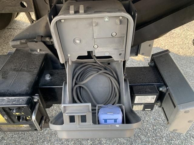 HINO DUTRO 2008 Image 31