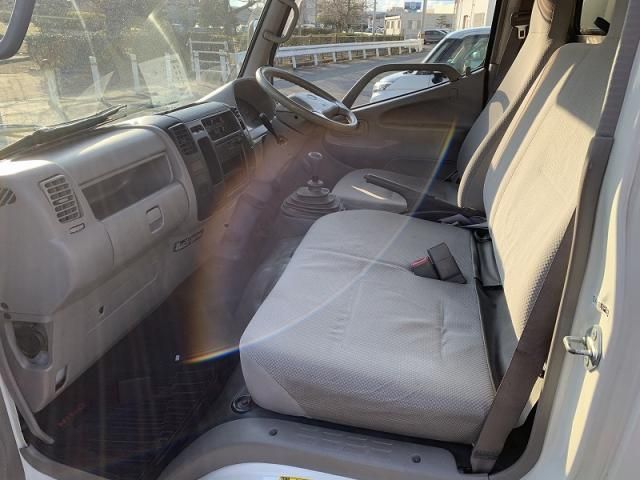 HINO DUTRO 2008 Image 31