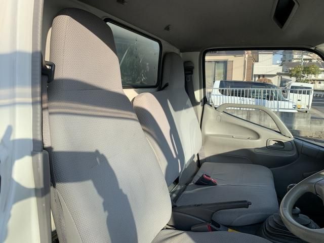 HINO DUTRO 2008 Image 31