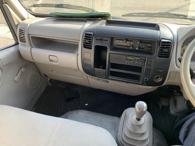 HINO DUTRO 2008 Image 31