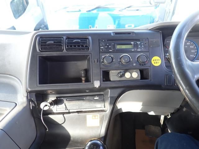 MITSUBISHI FUSOU SUPER GREAT 2015 Image 31