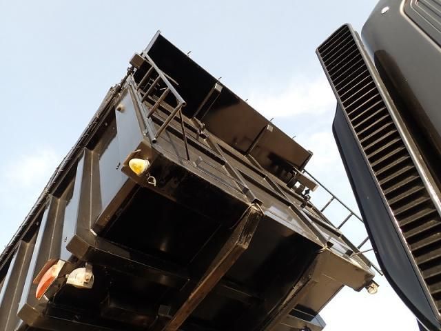 MITSUBISHI FUSOU SUPER GREAT 2015 Image 31