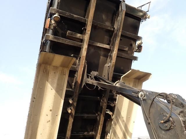 MITSUBISHI FUSOU SUPER GREAT 2015 Image 31