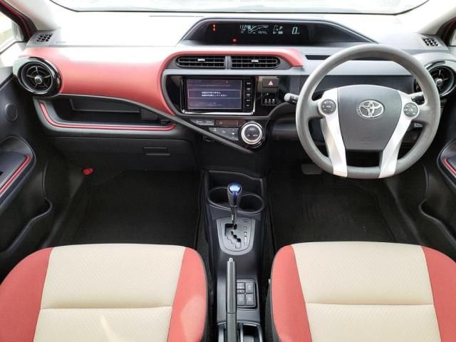 TOYOTA AQUA 2015 Image 31