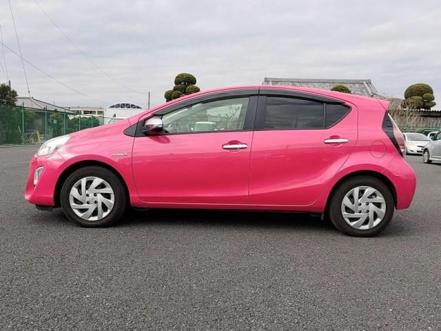 TOYOTA AQUA 2015 Image 31