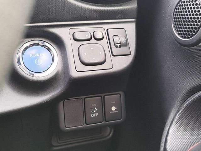 TOYOTA AQUA 2015 Image 31