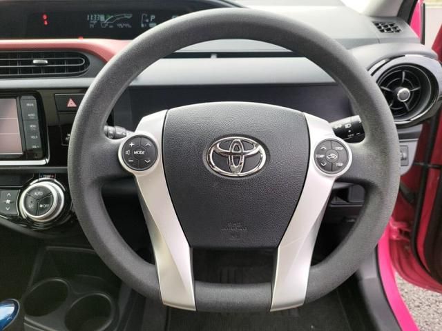 TOYOTA AQUA 2015 Image 31