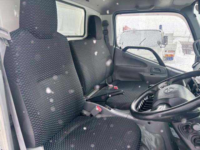 HINO DUTRO 2019 Image 31